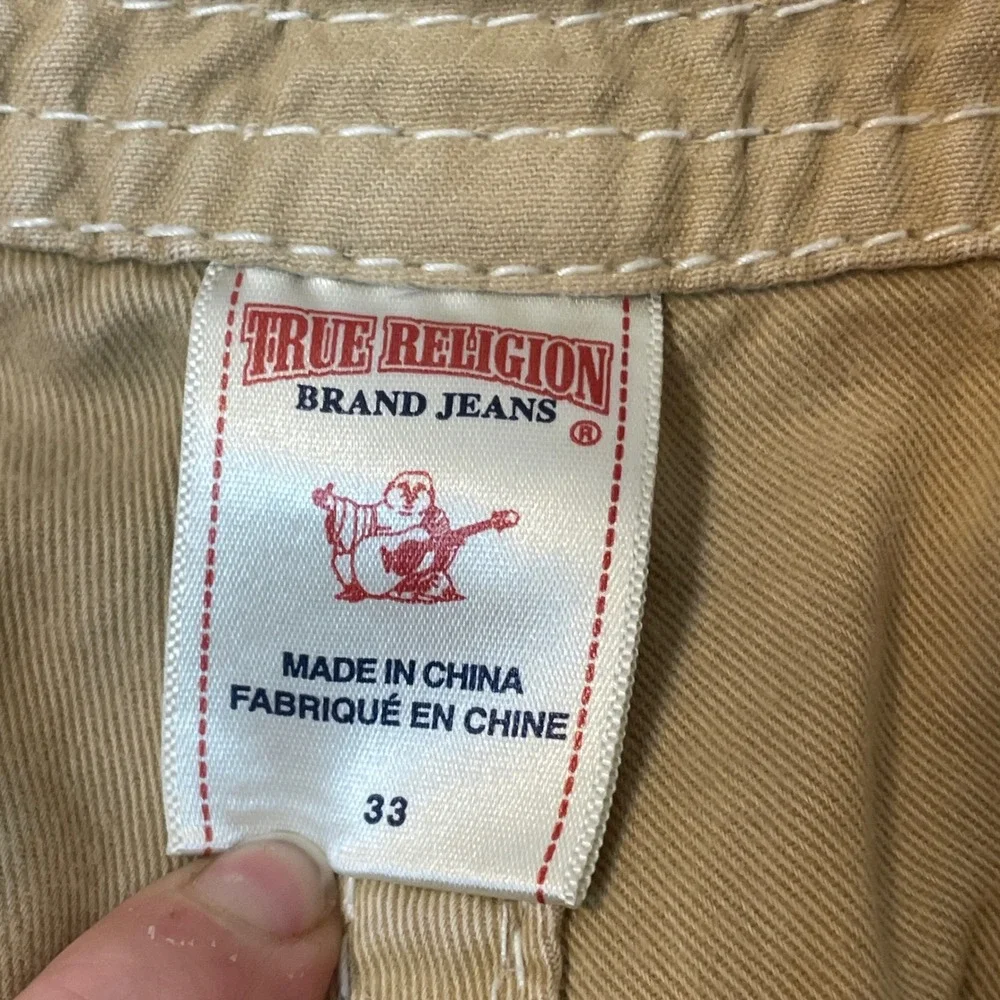 True Religion Mens Tan Cargo Shorts Big T Stitch Raw Hem Size 33 MEG841EH